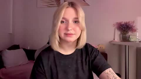 Snapshot of _dewpoint_ chatting on 11-14-25, 04:38 Ri online show from 11-14-25, 04:38