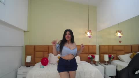 Snapshot of _dulcinea_1 chatting on 02-18-25, 02:16 Dulcinea online show from 02-18-25, 02:16