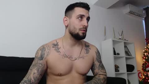 Snapshot of _dylangreen chatting on 01-18-26, 09:24 Dylan online show from 01-18-26, 09:24