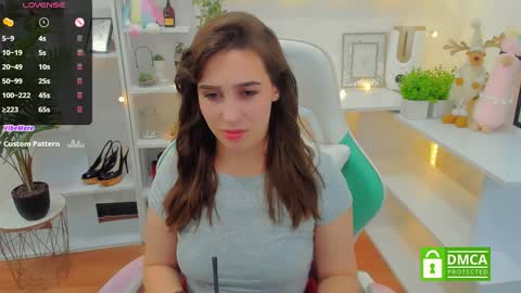 Lizzy  online show from 12-23-24, 09:51