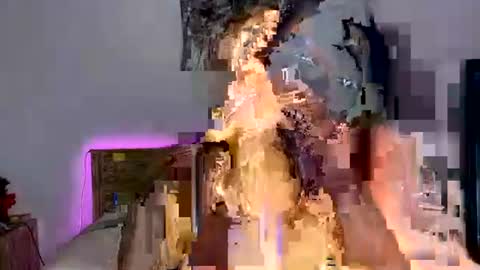 Snapshot of _elisavae chatting on 12-16-25, 12:10 elisa online show from 12-16-25, 12:10