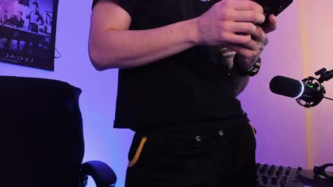  -         online show from 02-02-25, 01:23