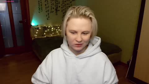 chloue and Gretta online show from 12-12-24, 07:59