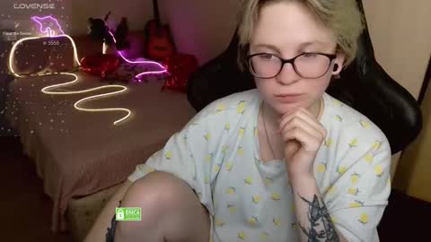 chloue and Gretta online show from 03-29-26, 07:36