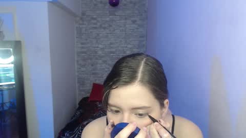 Snapshot of _emaa_ chatting on 11-27-25, 02:24 _emaa_ online show from 11-27-25, 02:24