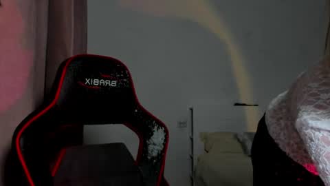 Emi online show from 06-23-26, 05:11
