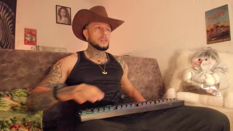 Emilio online show from 12-21-25, 09:27