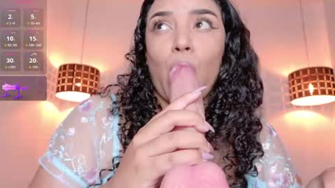 Snapshot of _emily_perez chatting on 05-31-26, 08:10 _emily_perez online show from 05-31-26, 08:10