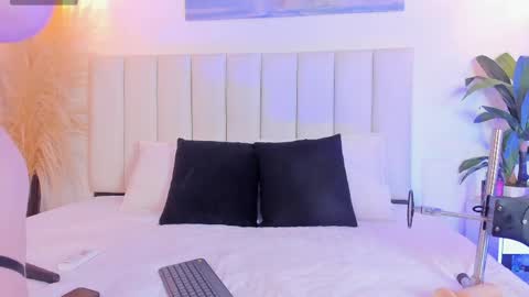 Emily Queen online show from 06-03-26, 05:54