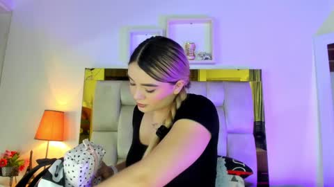 Isabella online show from 03-05-25, 12:11