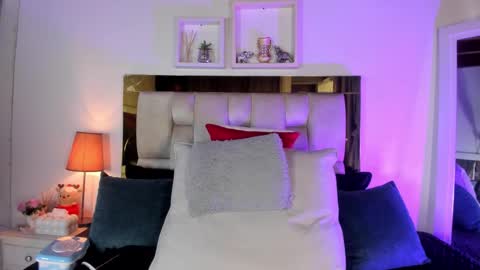 Isabella online show from 03-06-26, 12:01