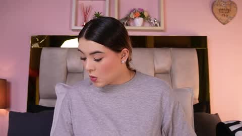 Isabella online show from 05-14-26, 12:12