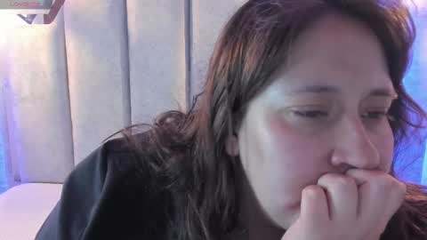 Snapshot of _emily_rosee_ chatting on 09-09-25, 11:21 Emily online show from 09-09-25, 11:21