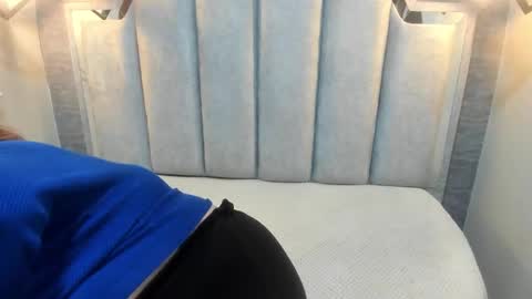 Snapshot of _emily_rosee_ chatting on 09-24-25, 11:46 Emily online show from 09-24-25, 11:46