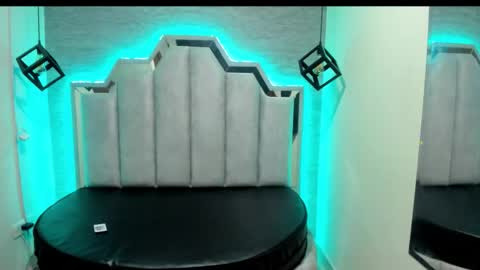 Snapshot of _emily_rosee_ chatting on 10-07-25, 11:18 Emily online show from 10-07-25, 11:18