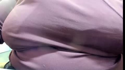 Snapshot of _emily_rosee_ chatting on 10-30-25, 11:11 Emily online show from 10-30-25, 11:11