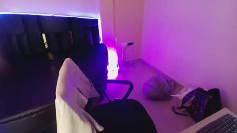 Snapshot of _emily_rosee_ chatting on 11-29-25, 01:47 Emily online show from 11-29-25, 01:47