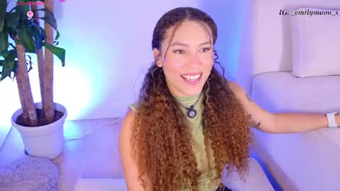 Snapshot of _emilymoon_x chatting on 06-12-26, 01:15 Emi online show from 06-12-26, 01:15