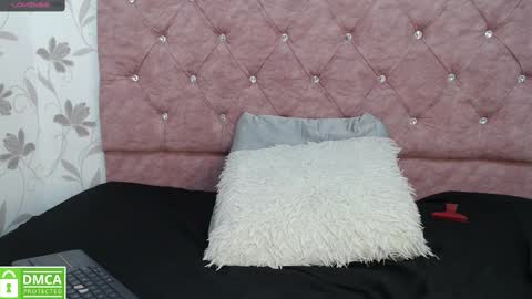 Snapshot of _emma_diamond_ chatting on 02-10-25, 11:34 Emma online show from 02-10-25, 11:34