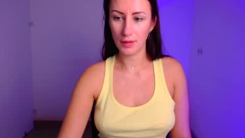 Snapshot of _emma_lay chatting on 12-23-24, 03:55 Emma online show from 12-23-24, 03:55