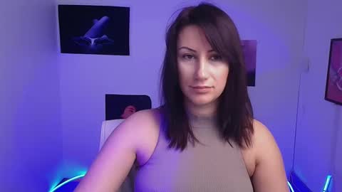 Snapshot of _emma_lay chatting on 02-10-25, 12:39 Emma online show from 02-10-25, 12:39