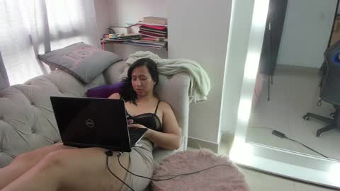 Snapshot of _emma_loyd_ chatting on 12-21-24, 08:10 Emma online show from 12-21-24, 08:10