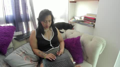 Snapshot of _emma_loyd_ chatting on 12-26-24, 05:40 Emma online show from 12-26-24, 05:40