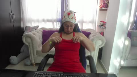 Snapshot of _emma_loyd_ chatting on 12-28-24, 04:20 Emma online show from 12-28-24, 04:20