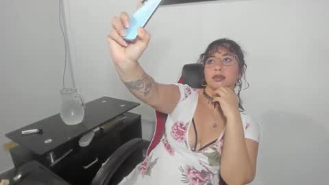 Snapshot of _emma_loyd_ chatting on 09-13-25, 11:26 Emma online show from 09-13-25, 11:26