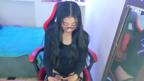 Snapshot of _emmaa_harper chatting on 10-12-25, 07:51 Emmaa Harper3 online show from 10-12-25, 07:51