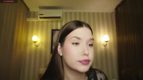 Snapshot of _eva_lee chatting on 09-10-25, 03:56 Alice online show from 09-10-25, 03:56