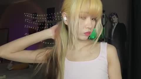 EveEva online show from 11-23-25, 01:16