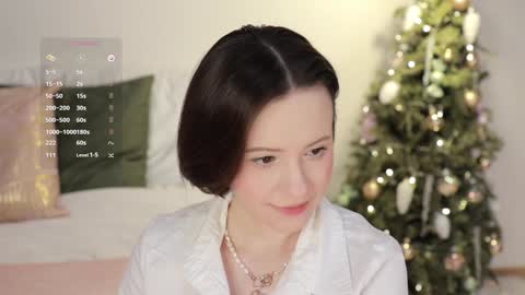 Snapshot of _female_essence_ chatting on 01-12-25, 11:36 Essie online show from 01-12-25, 11:36