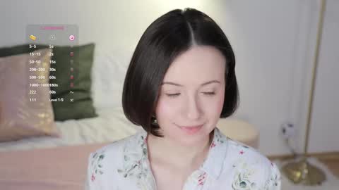 Snapshot of _female_essence_ chatting on 02-13-25, 07:03 Essie online show from 02-13-25, 07:03