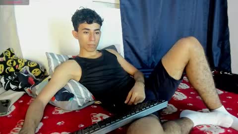 Snapshot of _fiore_ chatting on 11-24-25, 01:00 jair eduardo online show from 11-24-25, 01:00