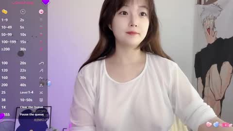 Snapshot of _flipped_ chatting on 10-08-25, 12:52 Flipped online show from 10-08-25, 12:52