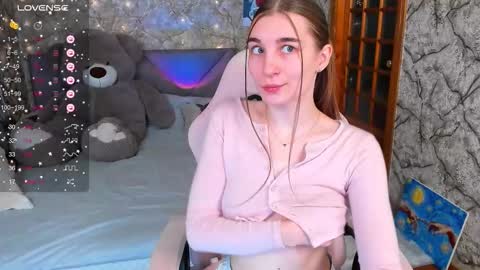 Snapshot of _flowersweet_ chatting on 12-17-25, 01:50 Kate online show from 12-17-25, 01:50