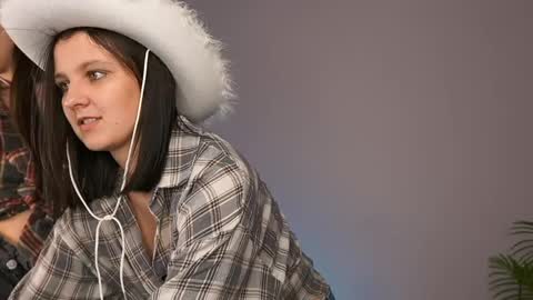 Snapshot of _fluffybunny_ chatting on 06-06-26, 11:26 Goldy Grace online show from 06-06-26, 11:26