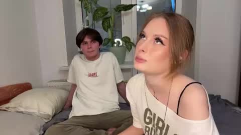 Snapshot of _freedom_couple_ chatting on 06-16-26, 06:43 Kaithie and Jessie online show from 06-16-26, 06:43