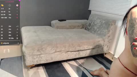 Laura  Juan online show from 02-12-25, 08:07