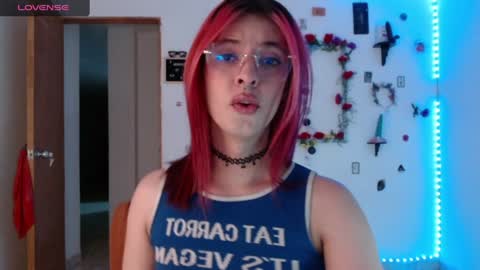 Snapshot of _galya_ chatting on 01-22-25, 01:53 Galya online show from 01-22-25, 01:53