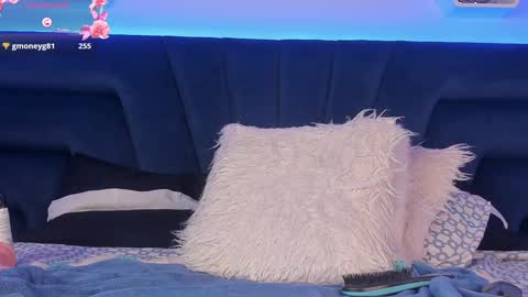 Snapshot of _giarose chatting on 01-14-25, 09:09 Gia Rose online show from 01-14-25, 09:09