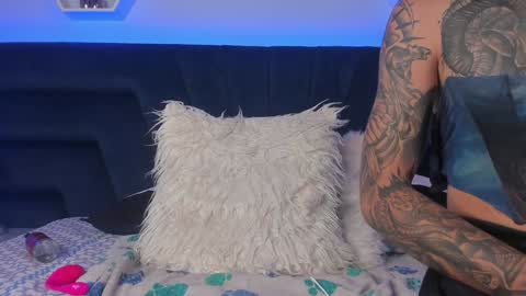 Snapshot of _giarose chatting on 02-07-25, 01:36 Gia Rose online show from 02-07-25, 01:36