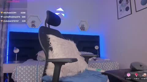 Snapshot of _giarose chatting on 02-11-25, 04:33 Gia Rose online show from 02-11-25, 04:33