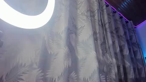 Snapshot of _giarose chatting on 02-13-25, 12:35 Gia Rose online show from 02-13-25, 12:35