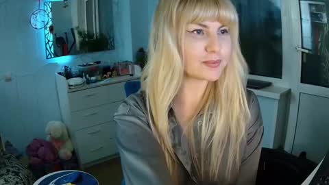 _glamorous_ online show from 02-10-25, 09:04