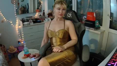 _glamorous_ online show from 11-20-25, 05:56