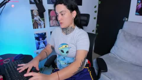 LEEP  online show from 11-10-25, 01:48