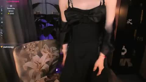 Snapshot of _goddess_alice_ chatting on 07-15-26, 01:38 Alice online show from 07-15-26, 01:38