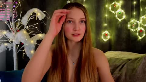 Snapshot of _green_green_ chatting on 01-05-25, 08:00 Milly online show from 01-05-25, 08:00